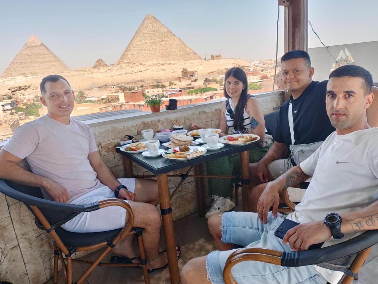 Imhotep Pyramids View Inn Kafret el-Gabal Eksteriør billede